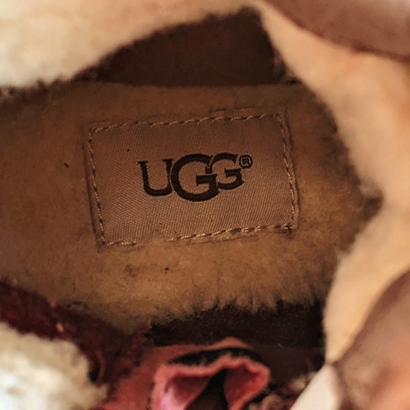 Ugg ankle boots with laces and side zipper - Picture 5 of 5